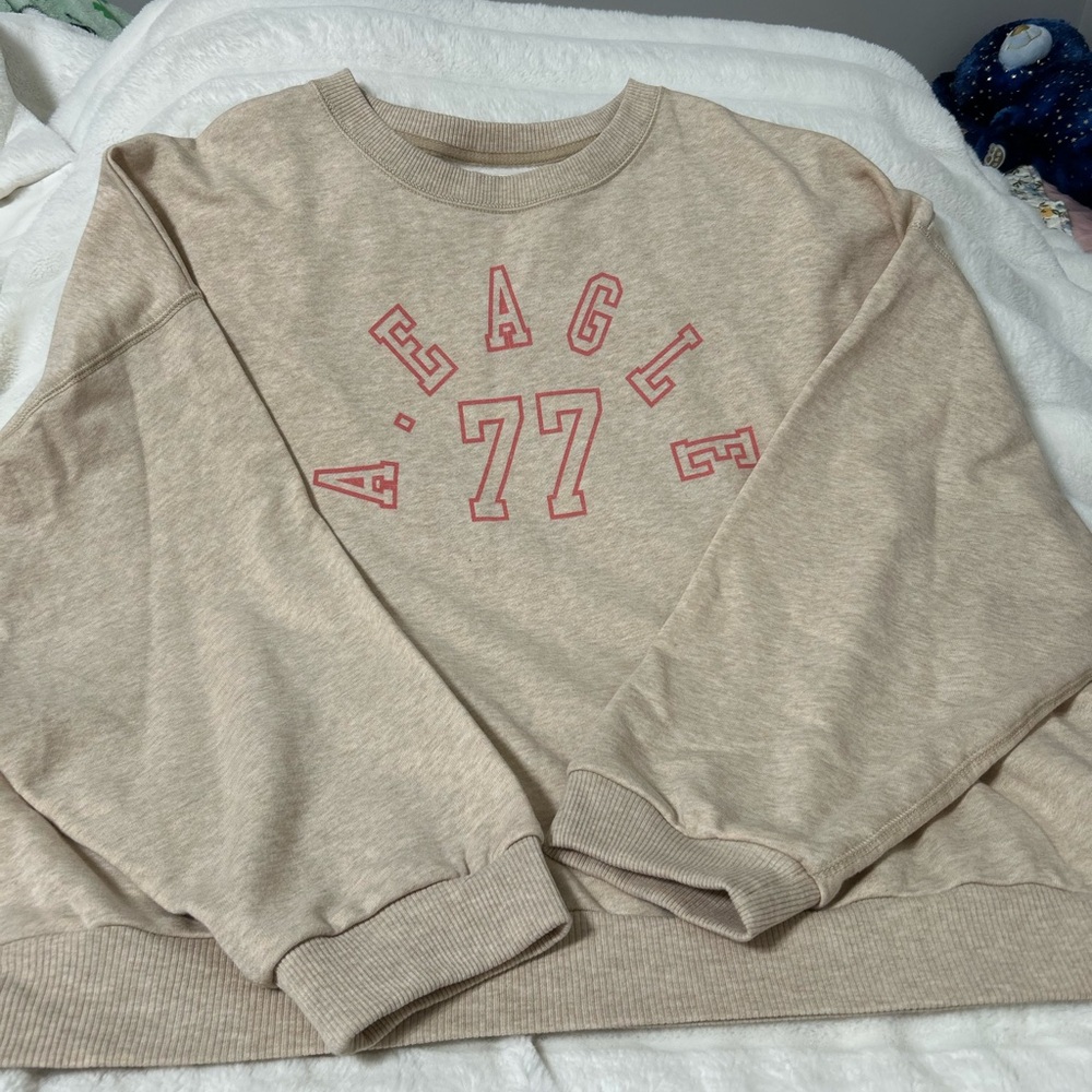 American Eagle Cream Sweatshirt